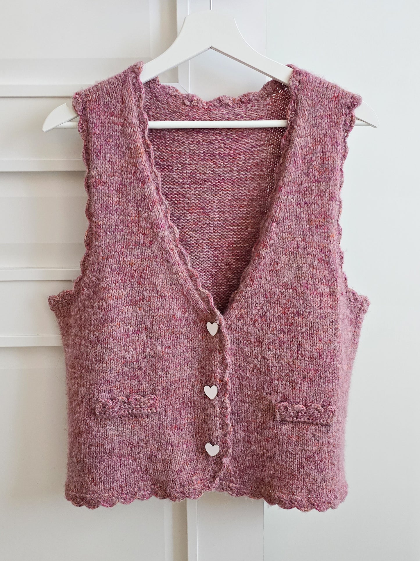 Love Story Vest | Wzór w języku polskim