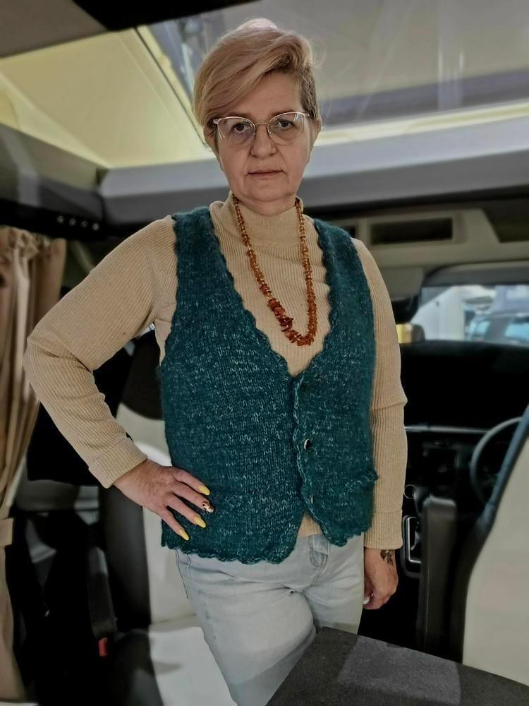 Love Story Vest | Wzór w języku polskim